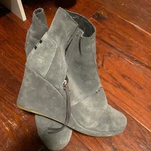 Toms brand wedge boots